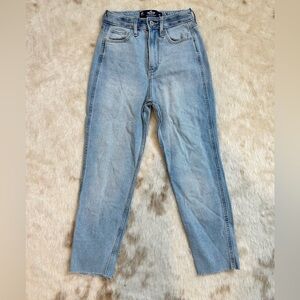 Hollister ultra high-rise mom jean size 00S